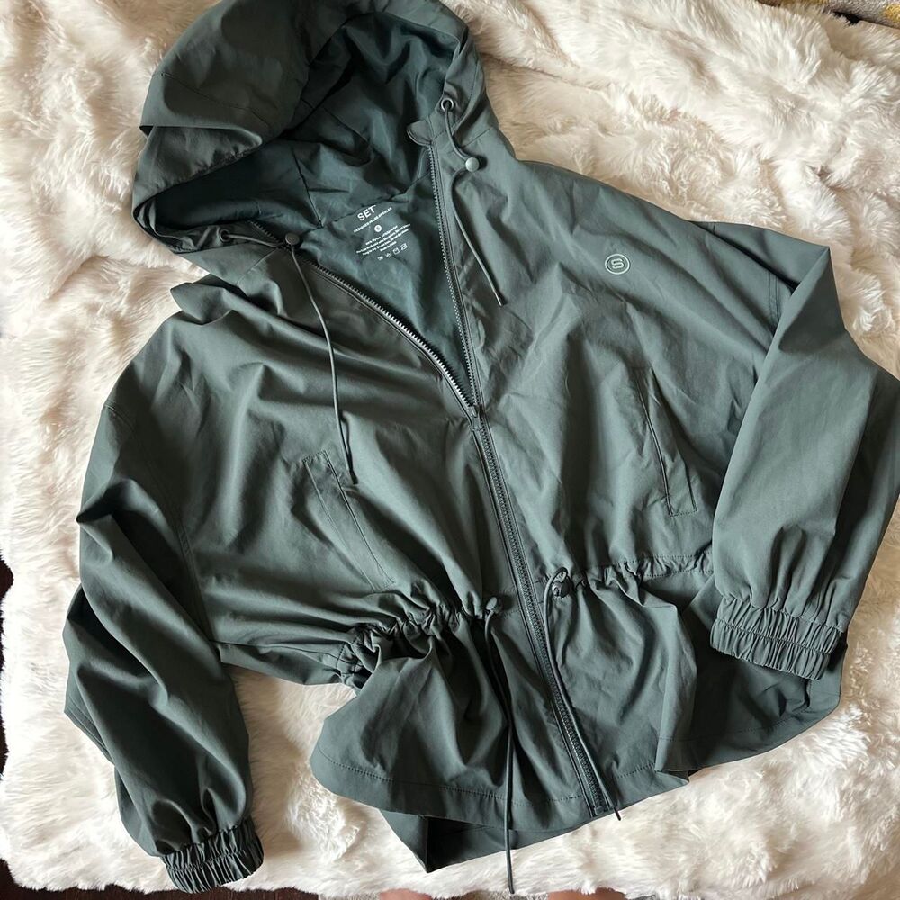 Set-active Women's Green Windbreaker Jacket
